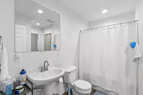Bath - 1212 E Johnson St, Madison, WI 53703 photo 4 of 4