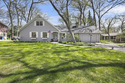 6651 Columbus Dr, Middleton, WI 53562