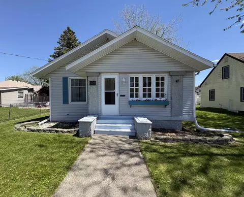 624 N Pine St, Janesville, WI 53548