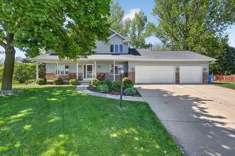 404 Doral Ct, Waunakee, WI 53597