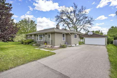 512 Prospect Rd, Waunakee, WI 53597
