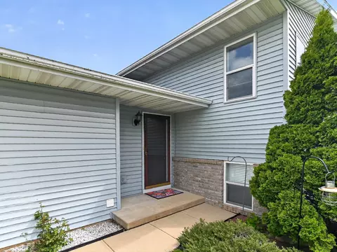 808 N Clover Ln # A, Cottage Grove, WI 53527