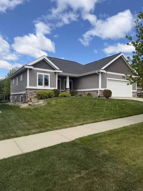 1009 Tara Ln, Waunakee, WI 53597