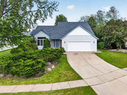 816 Bergen Ct, Stoughton, WI 53589