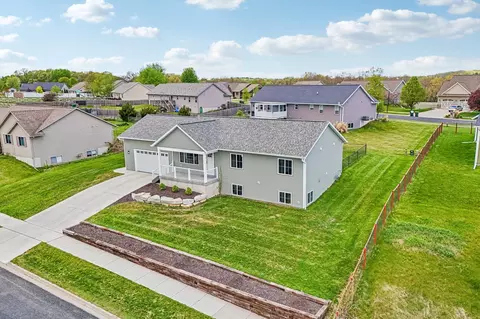26 Dessa Rain Dr, Reedsburg, WI 53959