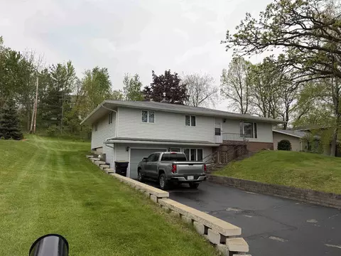 305 Sunset Dr, Deforest, WI 53532