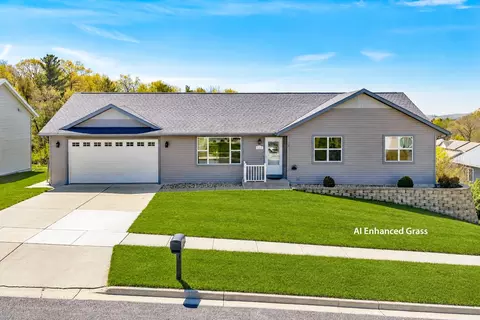 229 Dessa Rain Dr, Reedsburg, WI 53959