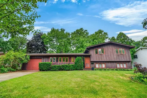 318 Cheyenne Trl, Madison, WI 53705