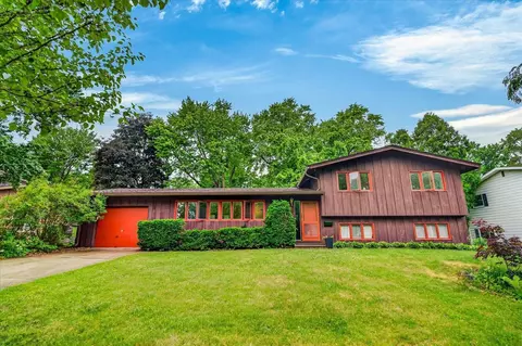 318 Cheyenne Trl, Madison, WI 53705