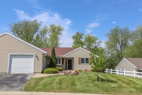 107 Buckingham Ct, Cambridge, WI 53523