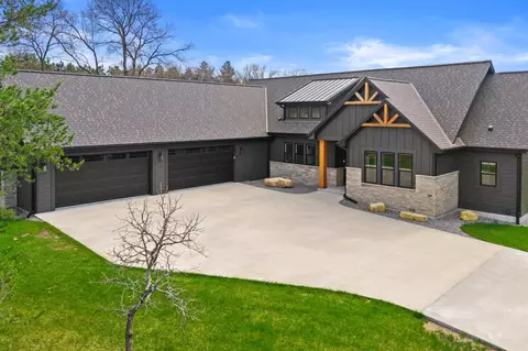 375 Pinehurst Dr, Nekoosa, WI 54457