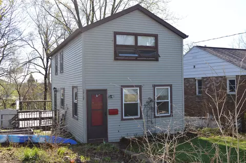 1717 Loftsgordon Ave, Madison, WI 53704