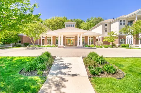 8510 Greenway Blvd #102, Middleton, WI 53562