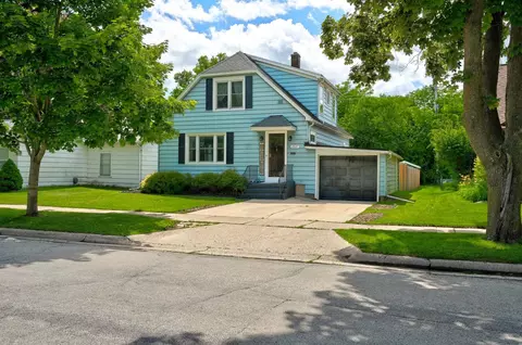 2027 17th Ave, Monroe, WI 53566