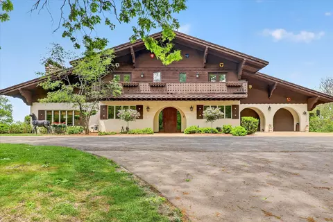 2532 Skyline Dr, Janesville, WI 53548