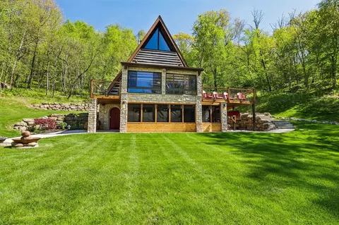 10343 County Road Kp Rd, Mazomanie, WI 53560