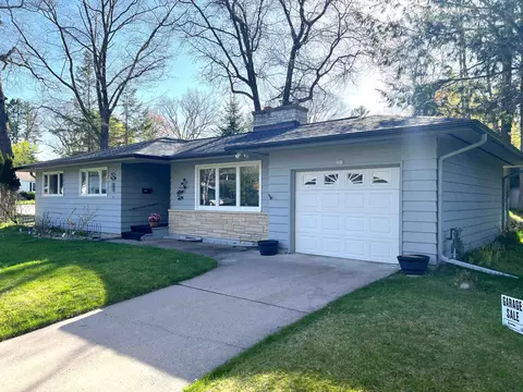 305 Annette Ct, Rhinelander, WI 54501