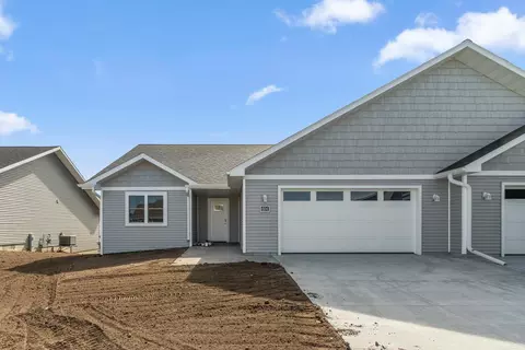 604 Roosevelt St, Baraboo, WI 53913