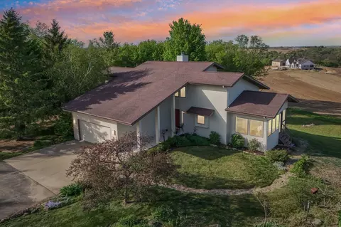 n8250 Rustic Road 81, New Glarus, WI 53574