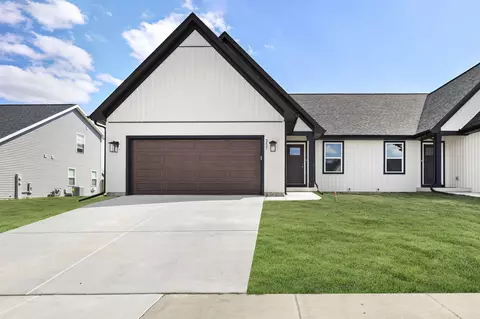 357 Lilac Ln #69, Stoughton, WI 53589