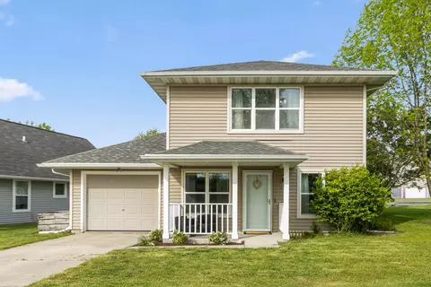 267 Sweet Grass Dr, Sun Prairie, WI 53590