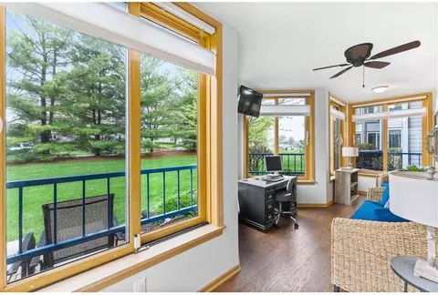 5383 Mariners Cove Dr #405, Madison, WI 53704