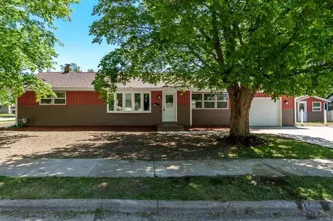 1103 Mitchell St, Janesville, WI 53546