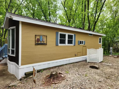 495 Sunset Cir, Edgerton, WI 53534