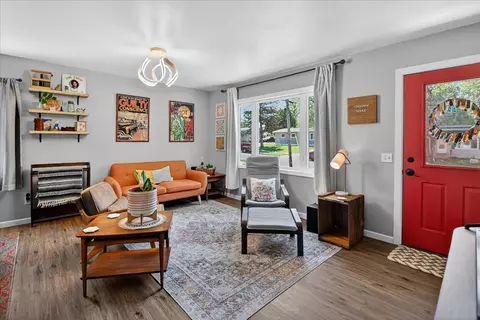 1926 Scott Ln, Madison, WI 53704