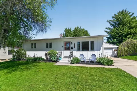 1926 Scott Ln, Madison, WI 53704