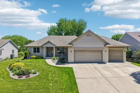 1004 Ganser Dr, Waunakee, WI 53597