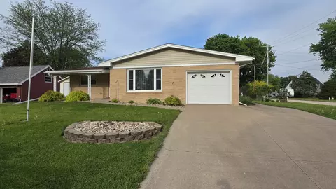 350 S Taylor St, Lancaster, WI 53813