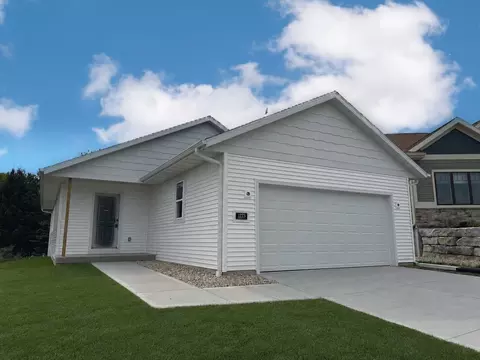 1273 Tivoli Cir, Oregon, WI 53575