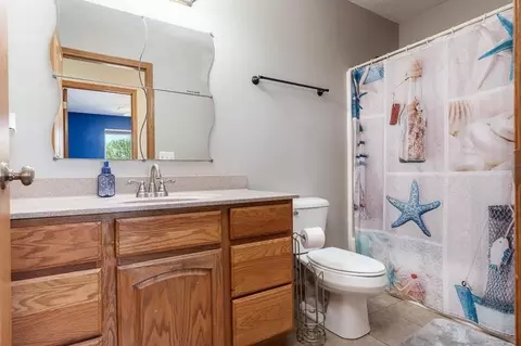 Bath - 3197 S Bartells Dr, Beloit, WI 53511 photo 2 of 3