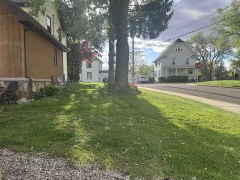 Exterior - 172 Mill St, Waterloo, WI 53594 photo 3 of 19