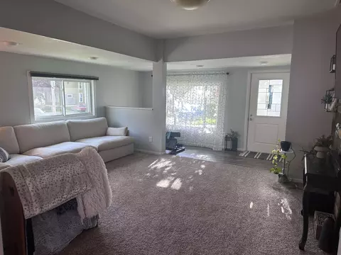 Living - 172 Mill St, Waterloo, WI 53594 photo 2 of 3