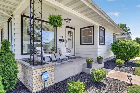 1315 S Pearl St, Janesville, WI 53546