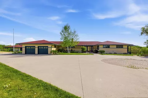 1049 Miller Rd, Mineral Point, WI 53565