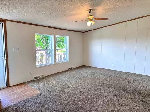 Living - 318 Breezy Pointe Loop, Mcgregor, IA 52157 photo 3 of 8