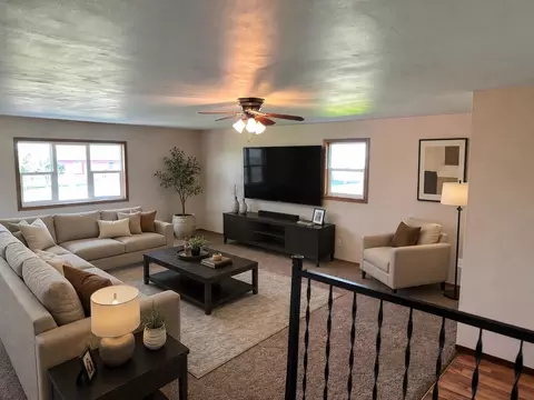 Living - 318 Breezy Pointe Loop, Mcgregor, IA 52157 photo 7 of 8