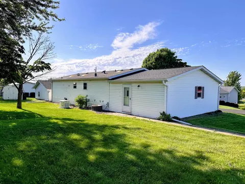 Exterior - 318 Breezy Pointe Loop, Mcgregor, IA 52157 photo 2 of 8