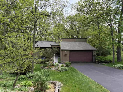6223 Knollwood Dr, Oregon, WI 53575