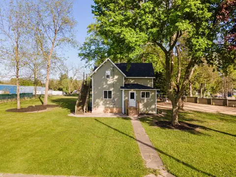 208 Portland Rd, Waterloo, WI 53594