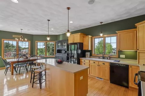 3167 Lorrabud Ln, Sun Prairie, WI 53590