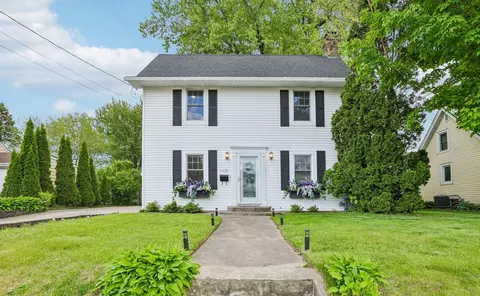 1422 Sharon St, Janesville, WI 53545