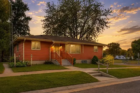 826 W Franklin St, Portage, WI 53901