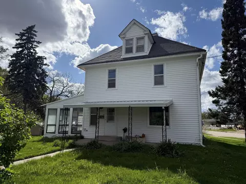 1090 N 2nd St, Platteville, WI 53818