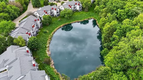 18 Hidden Hollow Trl, Madison, WI 53717