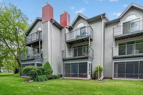 18 Hidden Hollow Trl, Madison, WI 53717