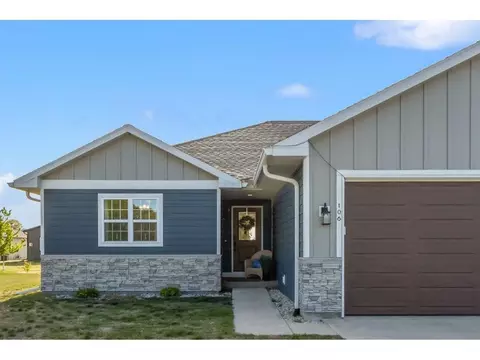 106 Lake Rd, Portage, WI 53901